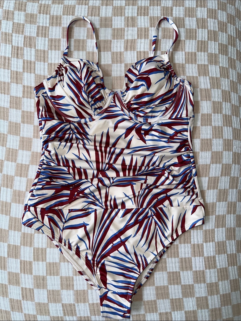 Shade & Shore Shirred Underwire One-Piece Swimsuit in Size M(8-10